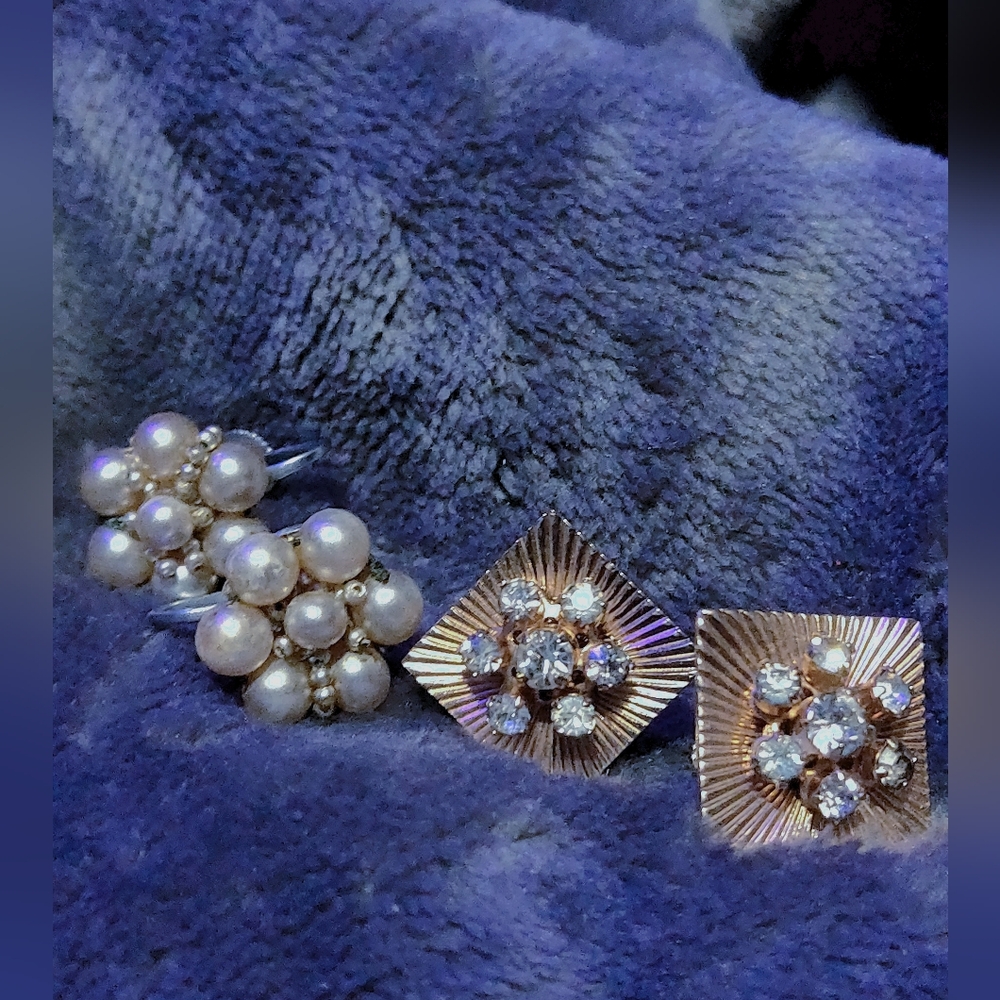 Vintage Elegant Pearl and Gold Earrings Set